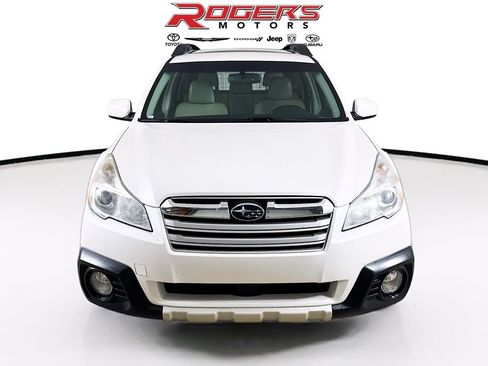 Used 2014 Subaru Outback 2.5i Limited w/ Moonroof Package AWD/4WD image 2