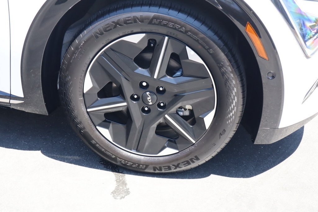 Used 2025 Kia EV6 Wind RWD image 10