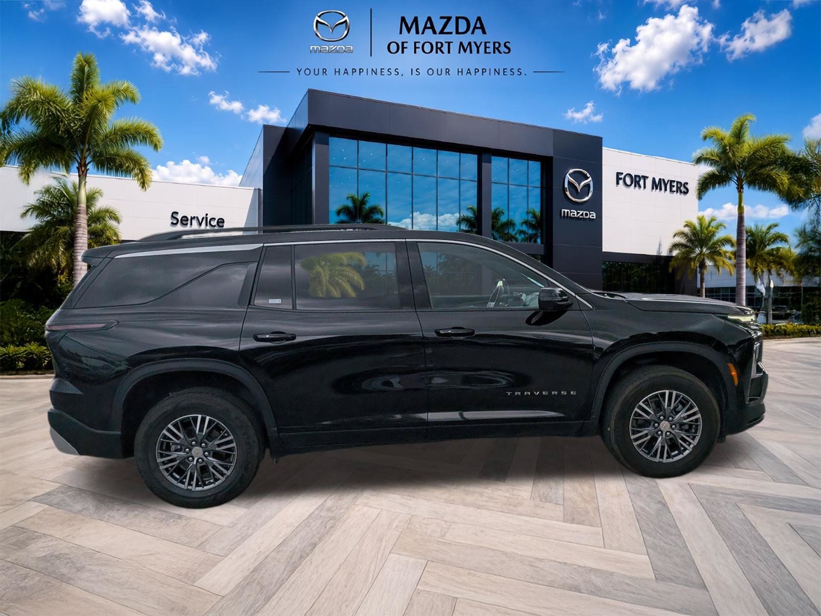 Used 2024 Chevrolet Traverse LT FWD image 3