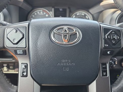 Used 2019 Toyota Tacoma TRD Off-Road w/ Technology Package AWD/4WD image 33