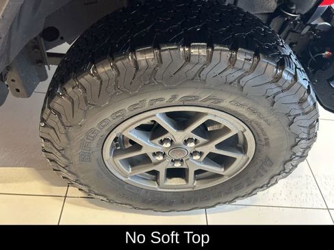 Used 2024 Jeep Wrangler Rubicon image 24