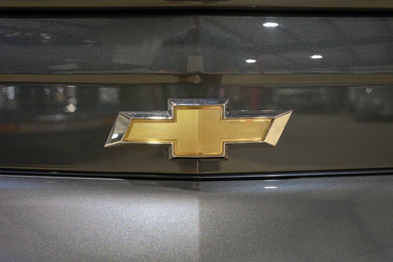 Used 2010 Chevrolet Camaro SS RWD image 24