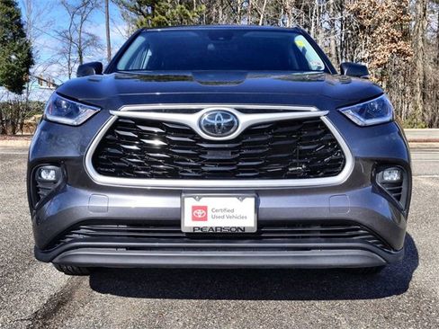 Used 2021 Toyota Highlander LE image 9