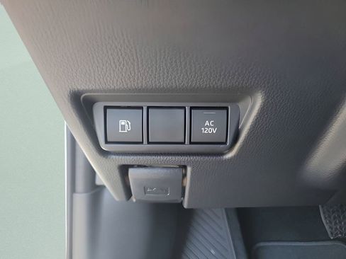 New 2026 Toyota Prius Plug-In Hybrid FWD image 30
