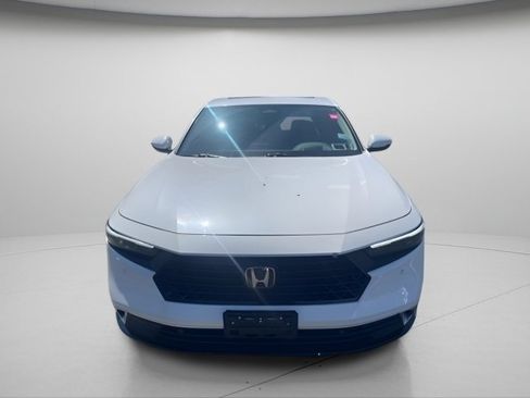 Used 2023 Honda Accord Touring image 3