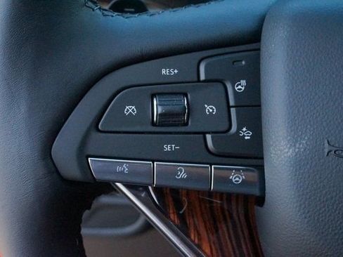 Certified 2024 Cadillac Escalade Premium Luxury w/ Performance Package image 22