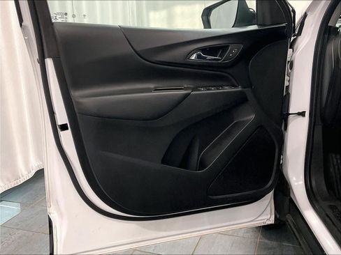 Used 2023 Chevrolet Equinox LT image 9