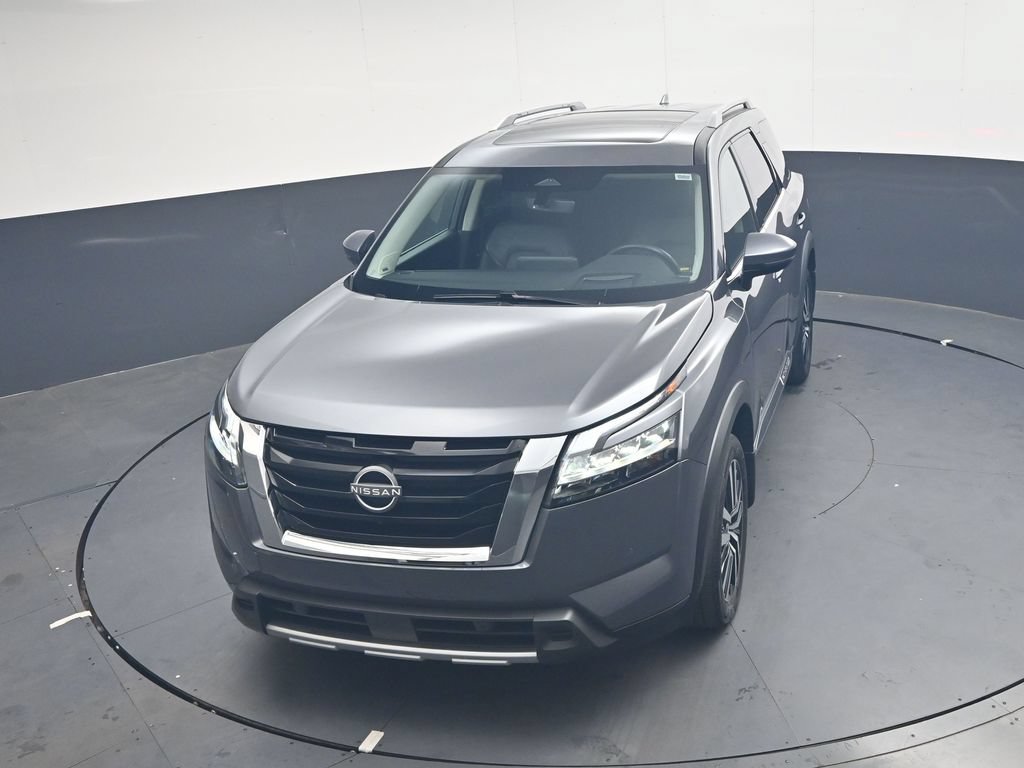 Used 2024 Nissan Pathfinder Platinum w/ Cargo Package FWD image 17