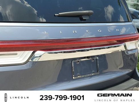 Certified 2022 Lincoln Navigator Reserve AWD/4WD image 16