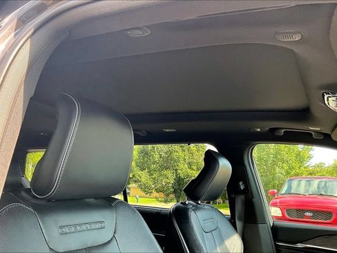 Used 2022 Jeep Grand Cherokee L Overland w/ Luxury Tech Group IV AWD/4WD image 19