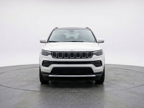 Used 2025 Jeep Compass Limited AWD/4WD image 2
