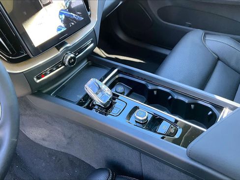 New 2026 Volvo XC60 B5 Ultra w/ Protection Package Premier image 10