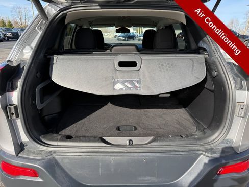 Used 2016 Jeep Cherokee Latitude w/ Cold Weather Group image 31