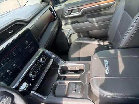 Used 2024 GMC Sierra 2500 Denali w/ Denali Reserve Package image 18