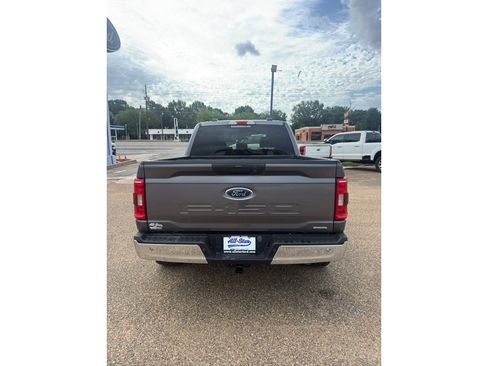 Used 2023 Ford F150 XLT w/ Trailer Tow Package AWD/4WD image 4
