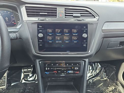 Used 2023 Volkswagen Tiguan SEL R-Line AWD/4WD image 19