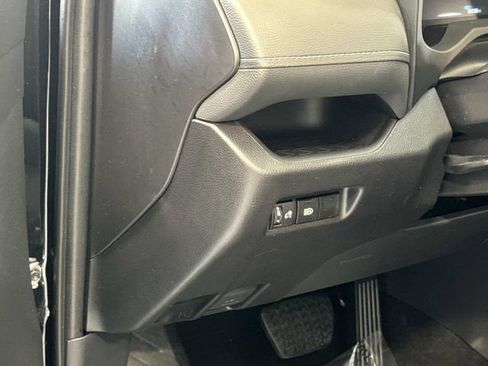 Used 2025 Toyota RAV4 XLE AWD/4WD image 29
