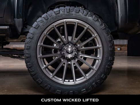 Used 2024 GMC Sierra 2500 Denali Ultimate image 11