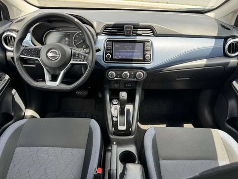 Used 2025 Nissan Versa SV FWD image 2