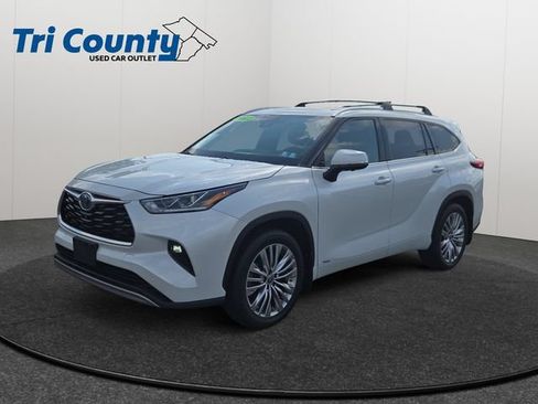 Used 2023 Toyota Highlander Platinum AWD/4WD image 3