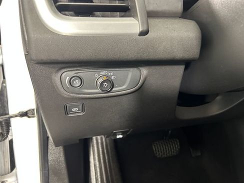Used 2020 GMC Terrain SLE FWD image 19