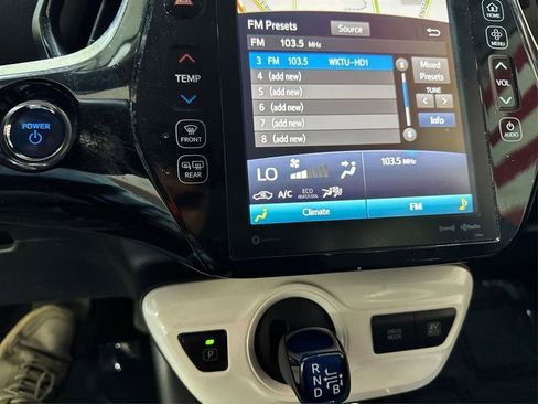 Used 2018 Toyota Prius Four FWD image 25