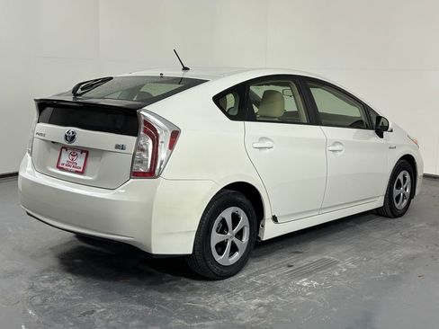 Used 2015 Toyota Prius Two FWD image 6