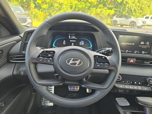New 2026 Hyundai Elantra SEL Sport FWD image 17