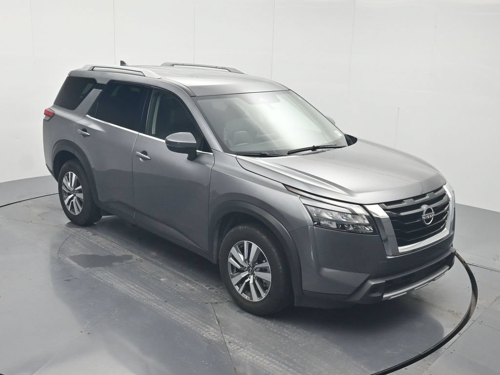 Used 2025 Nissan Pathfinder SL AWD/4WD image 31