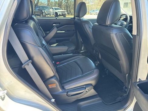 Used 2023 Nissan Pathfinder Platinum AWD/4WD image 28