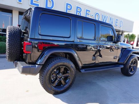 Used 2020 Jeep Wrangler Unlimited Sahara image 6
