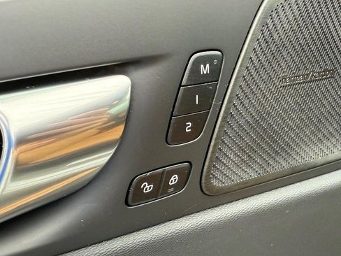 Certified 2023 Volvo XC60 B6 Ultimate w/ Protection Package Premier image 16