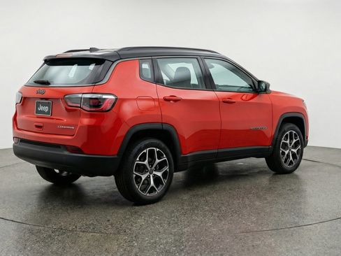 Used 2025 Jeep Compass Limited image 9