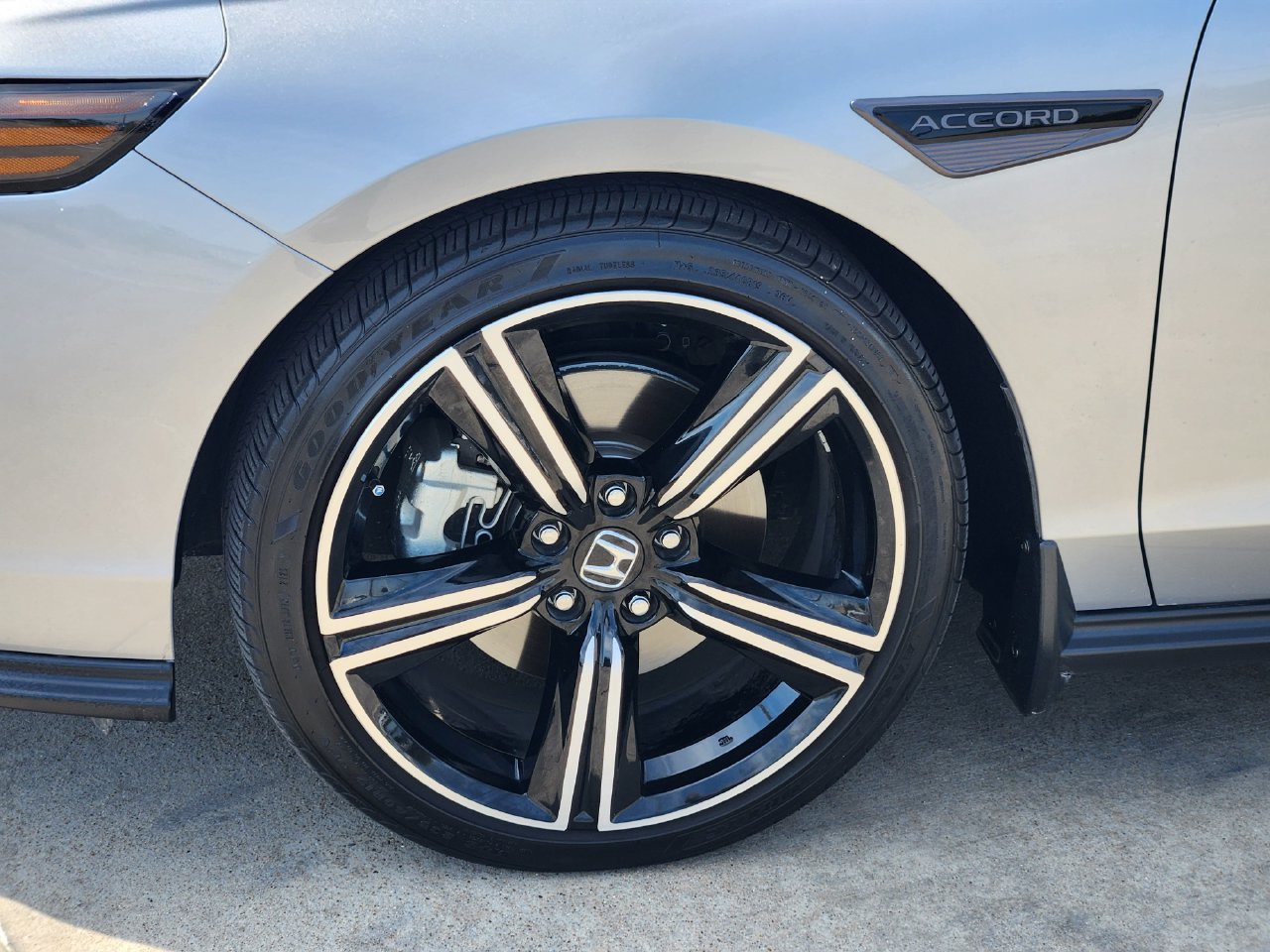 Used 2025 Honda Accord Sport image 11