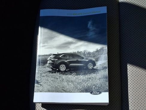 Used 2022 Ford Escape SEL AWD/4WD image 25