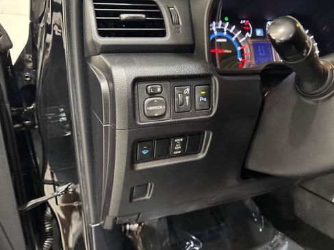 Used 2016 Toyota 4Runner Limited AWD/4WD image 32