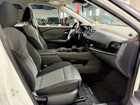Used 2022 Nissan Rogue SV image 37