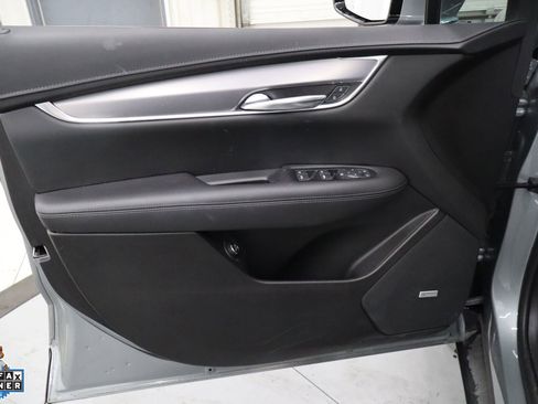 Used 2023 Cadillac XT5 Luxury FWD image 12