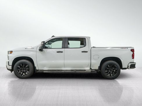 Used 2020 Chevrolet Silverado 1500 Custom w/ Custom Max Trailering Package AWD/4WD image 2