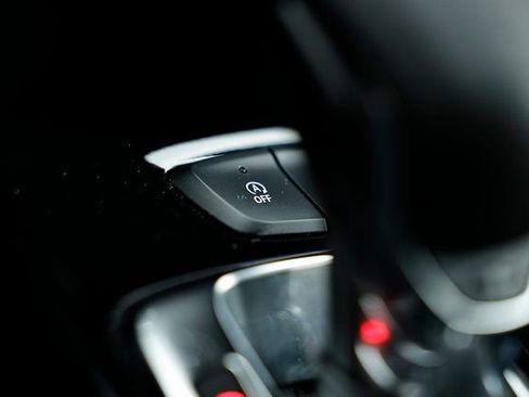 Used 2024 Chevrolet Trax LT image 38