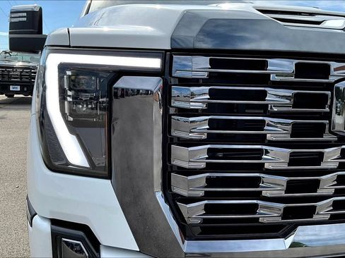 Used 2024 GMC Sierra 2500 Denali Ultimate AWD/4WD image 28