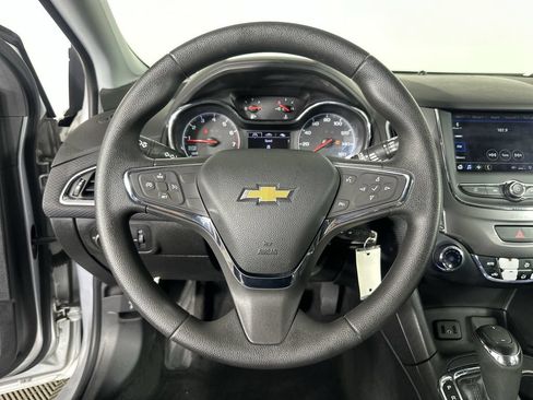 Used 2019 Chevrolet Cruze LT FWD image 13