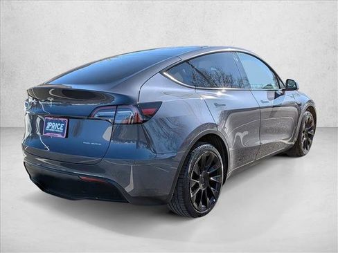 Used 2023 Tesla Model Y Long Range image 5