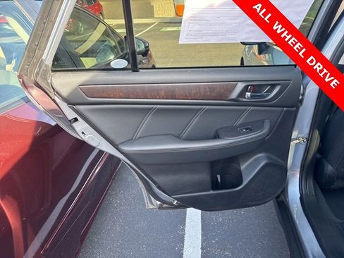 Used 2019 Subaru Outback 2.5i Limited image 10