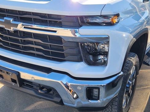 Used 2025 Chevrolet Silverado 2500 LT w/ Texas Edition image 8