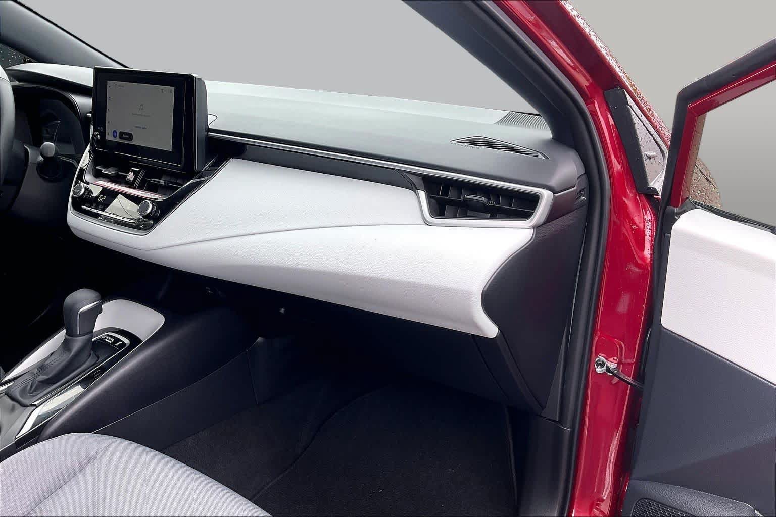 Used 2026 Toyota Corolla SE FWD image 18