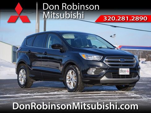 Used 2017 Ford Escape SE image 1