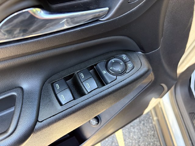 Used 2024 Chevrolet Equinox LT AWD/4WD image 14