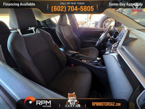 Used 2020 Toyota C-HR LE FWD image 18
