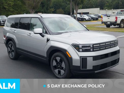 Used 2026 Hyundai Santa Fe SE image 3